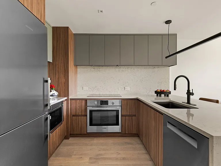 11 Essex St #4 — Photo 7