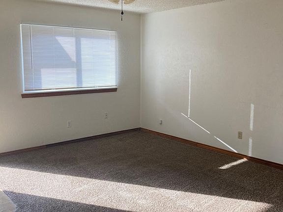 3rd image of 1583 S 67th Ave E