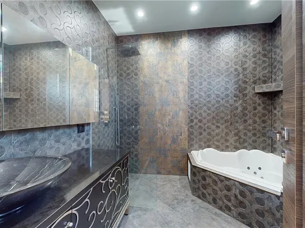 2317 East 63rd Street image 26 of 33