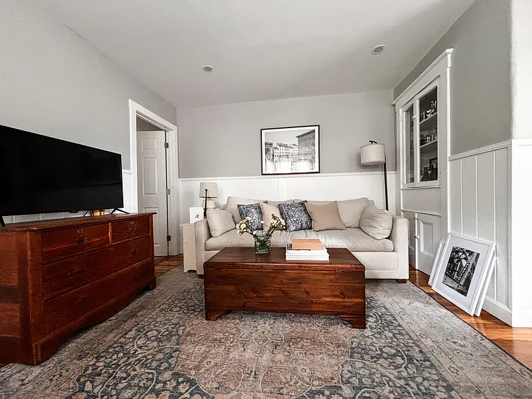 47 Laurel St #1 — Photo 10