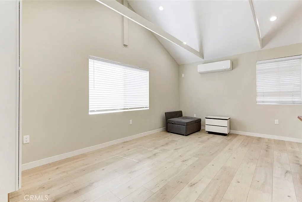Studio, 450 sqft, $1,700 — Photo 3