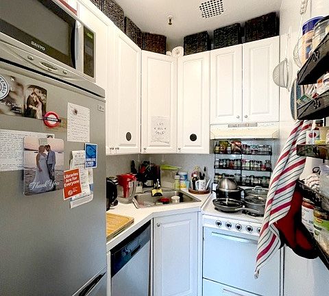 2nd image of 352 E 74th St #1B