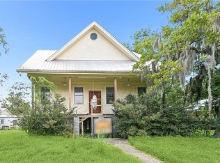 406 Covington St, Madisonville, LA 70447