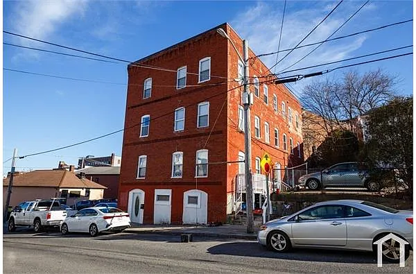 Building Photo - 256 Union St #2W
