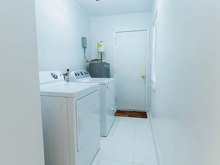 1242 SW Parma Ave — Photo 50
