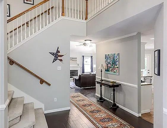 2nd image of 2209 Granger Ln