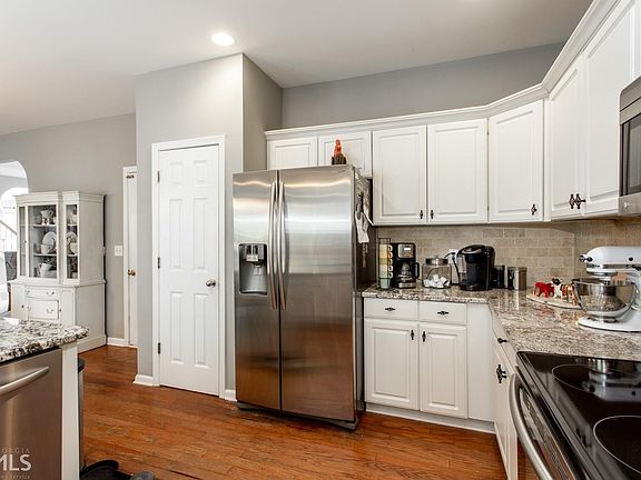 2nd image of 1106 Holly Green Ct