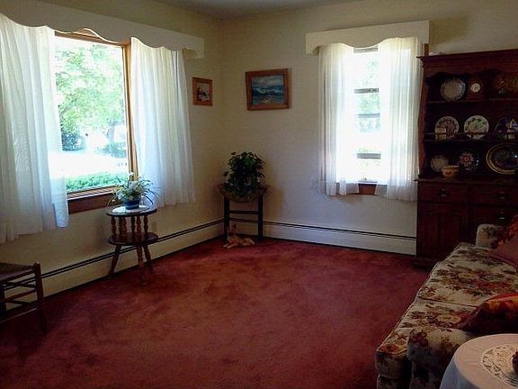 4th image of 209 2nd St