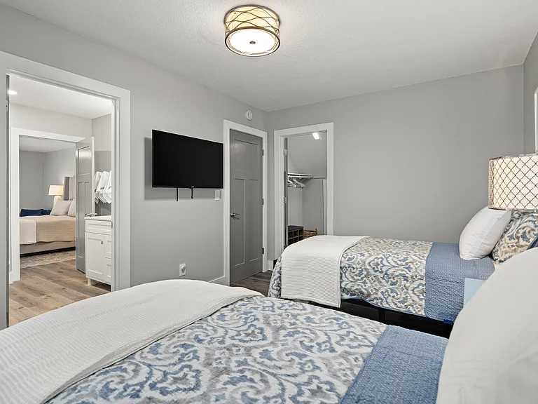 Turnberry Dr — Photo 17