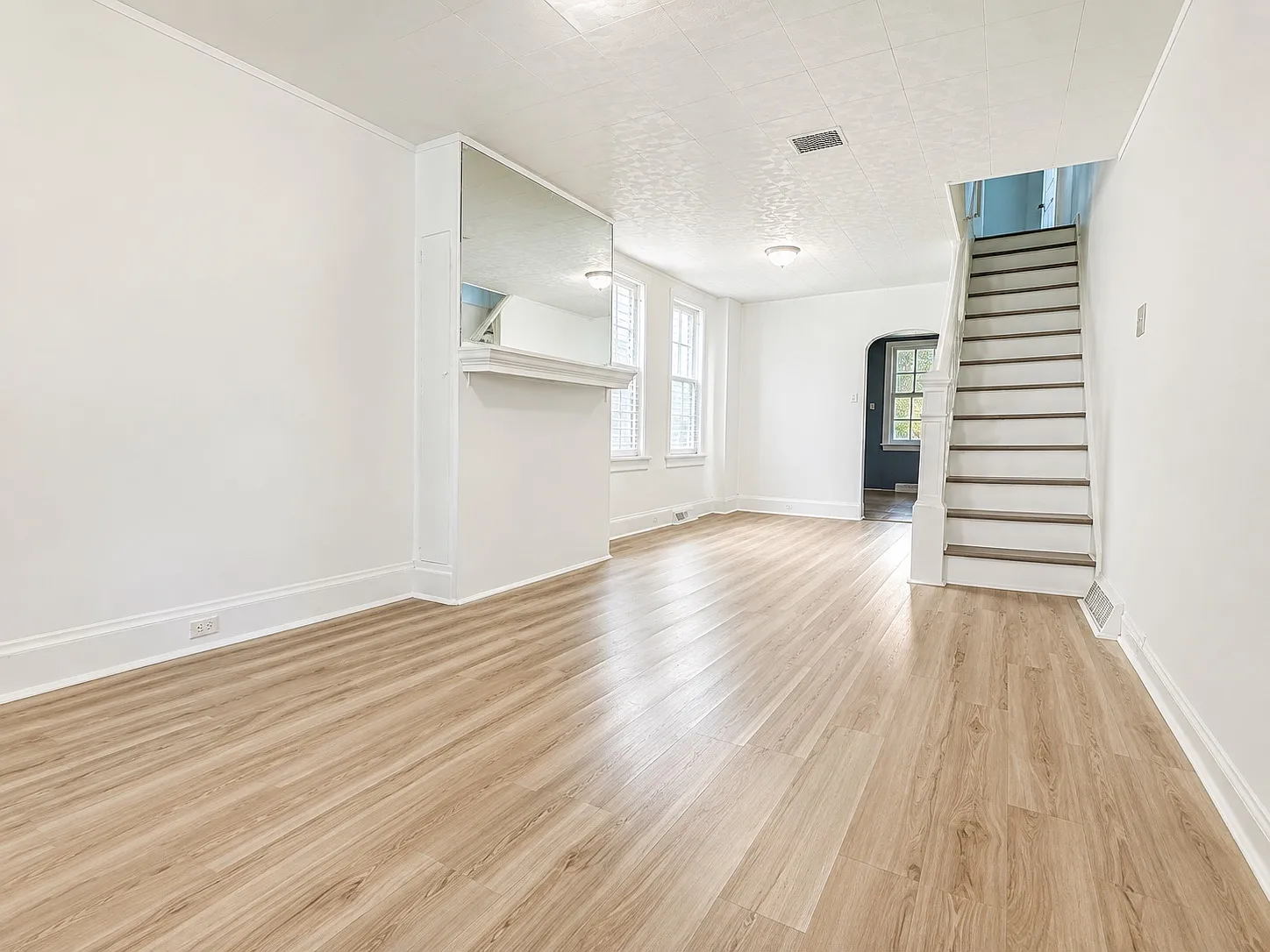2 bed, 1400 sqft, $1,525 — Photo 1