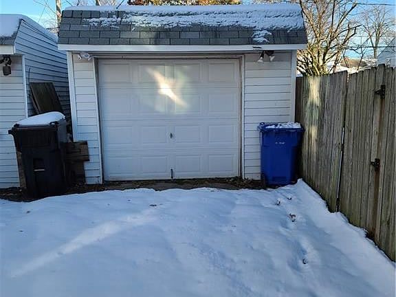 4th image of 14220 Rainbow Ave