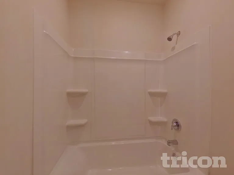 1004 Claas Way — Photo 15