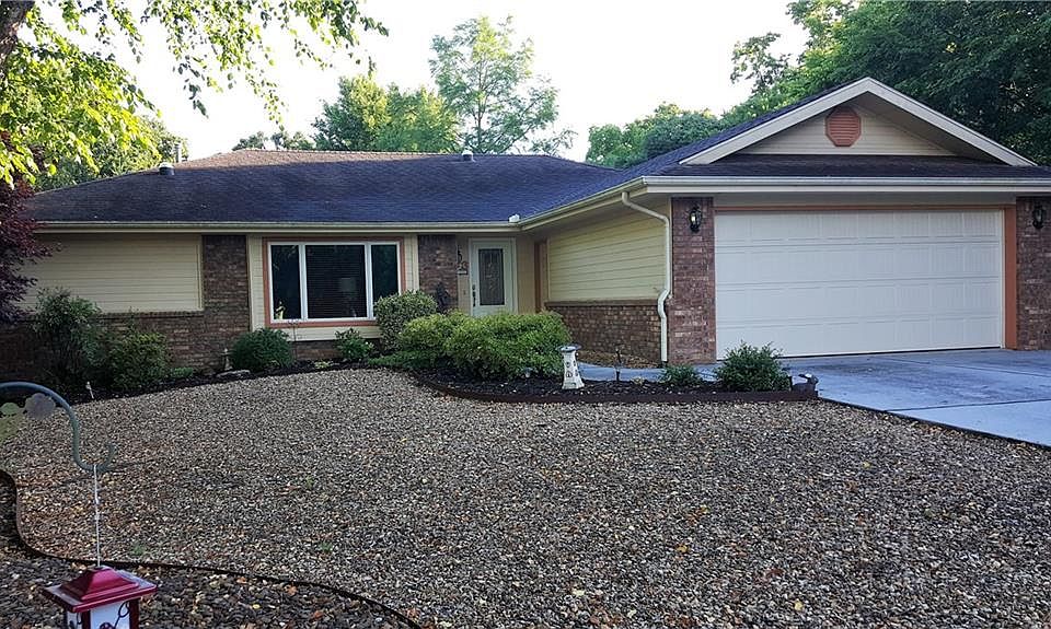 1st image of 3 Luncarty Ln