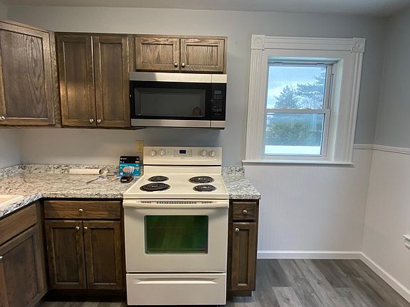 3rd image of 61 Whitesboro St Floor 2