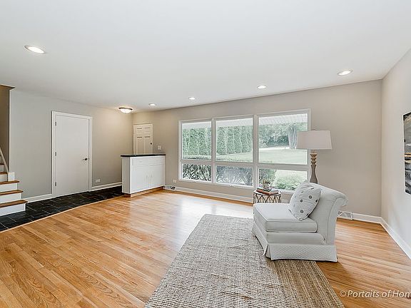 5th image of 22W647 Tamarack Dr