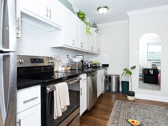 4th image of 3345 N Marshfield Ave #D504