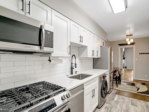 3rd image of 5 Russell Rd APT A
