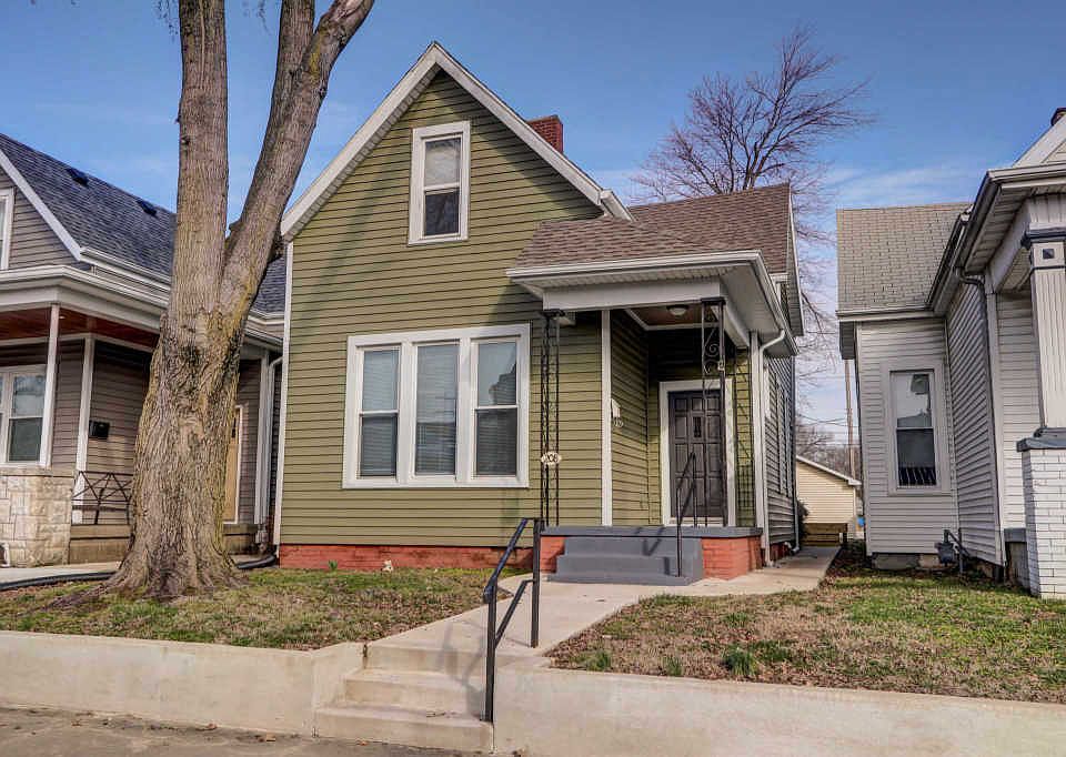 1st image of 208 E Delaware St