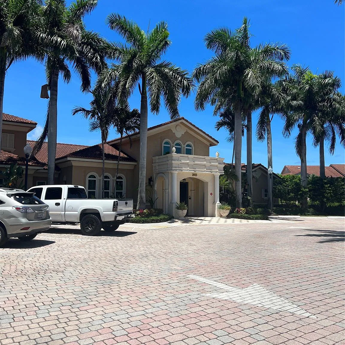 1 bed, 1.0 bath, 793 sqft, $2,600 — Photo 1