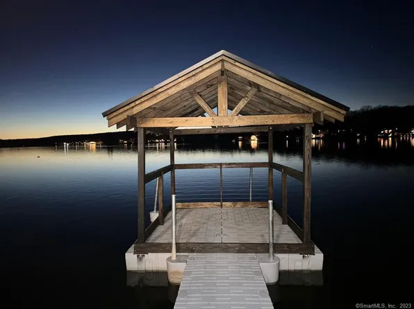 31 Wangonk Trail, East Hampton, CT 06424