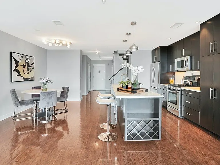 100 Thompson Ln #4D — Photo 7