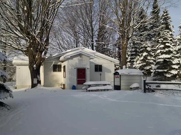 8231 32nd Rd, Rapid River, MI 49878