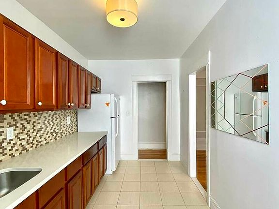 3rd image of 442 14th St APT 3M
