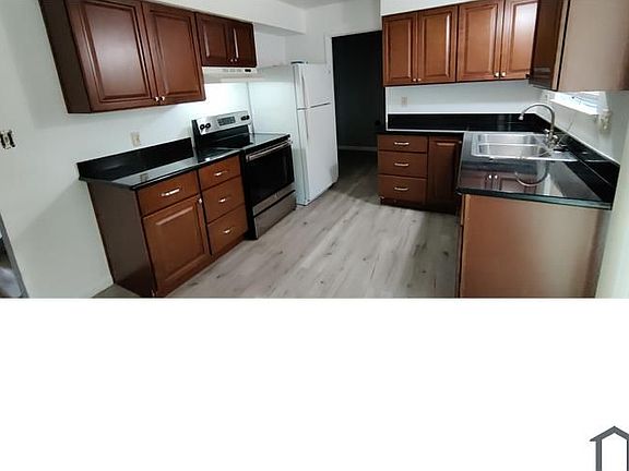 4th image of 8629 Santa Paula Way #4