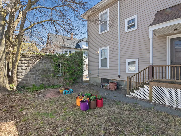 21 Bentley St — Photo 17
