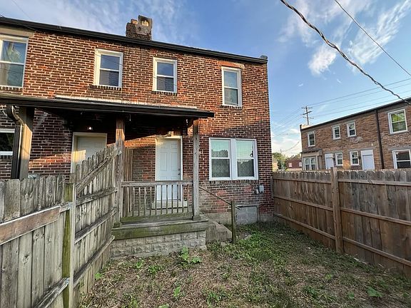 3rd image of 442-444 E Woodrow Ave