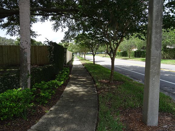 4th image of 701 Herlong Ct