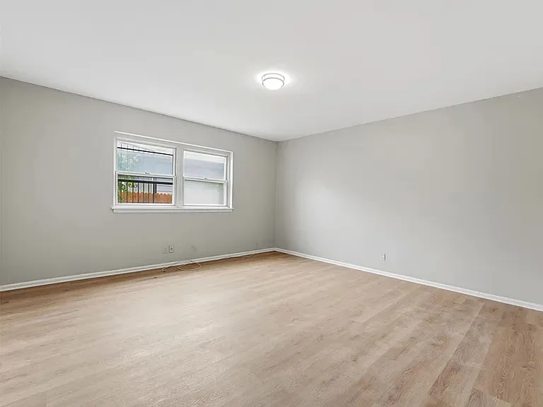2735 Waleetka St — Photo 15