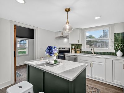 2524 E Walnut St, Des Moines, IA, 50317