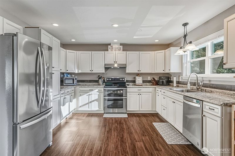 3rd image of 800 N 23rd Avenue