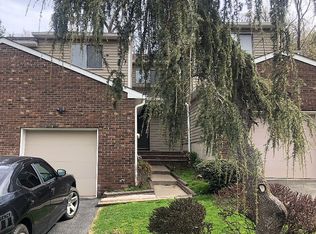 6 Littlewood Ct, Wayne, NJ 07470