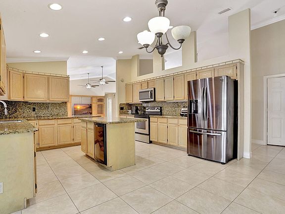 5th image of 2041 Oakmont Terrace