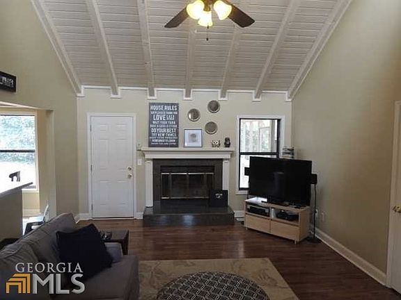 4th image of 2859 Forest Wood Dr NE