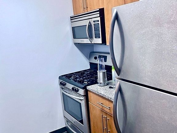 4th image of 2 Gold St APT 3204