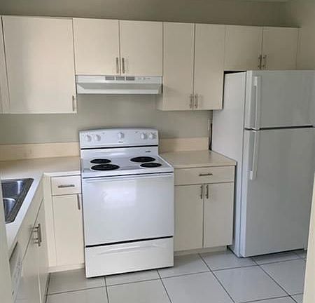 4th image of 4153 NE 21st Ter #4153