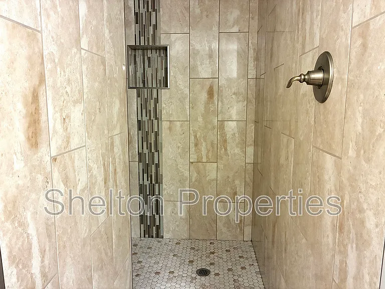 523 E Malibu Dr — Photo 8