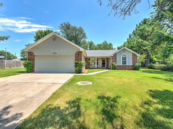 1558 N Stable Ave, Fayetteville, AR 72703