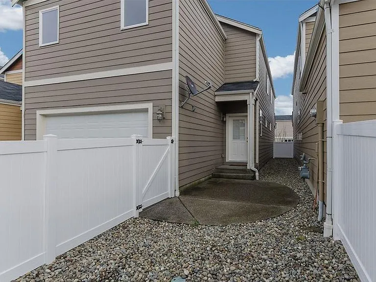4443 Fairweather St NE — Photo 23