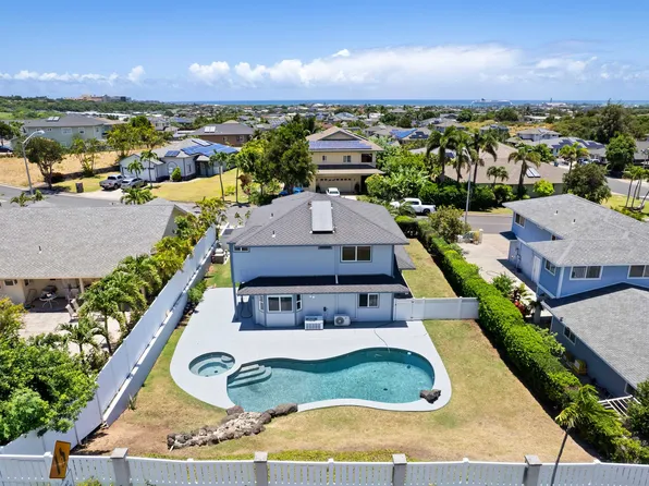 270 Puumakani St, Kahului, HI 96732