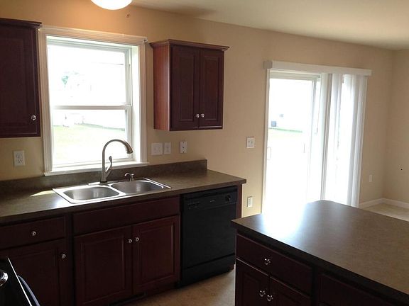 Additional picture of kitchen. Morning sunlight!