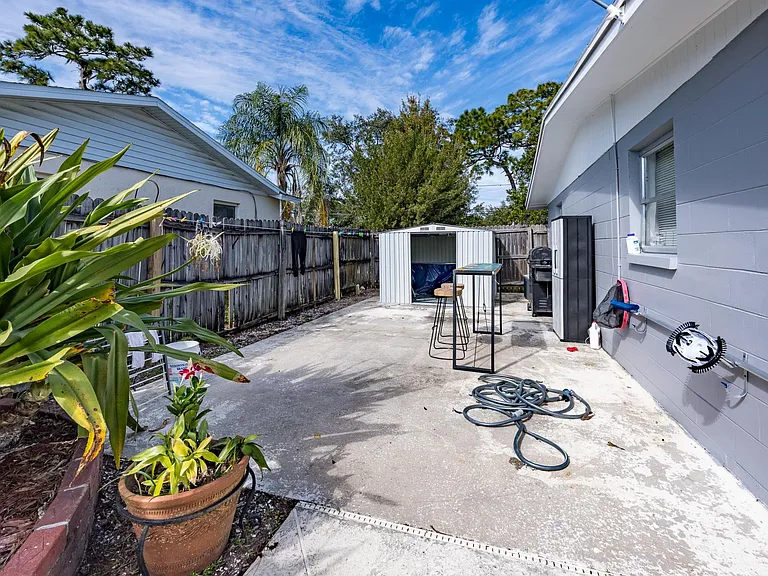 16 Lake Shore Dr — Photo 5