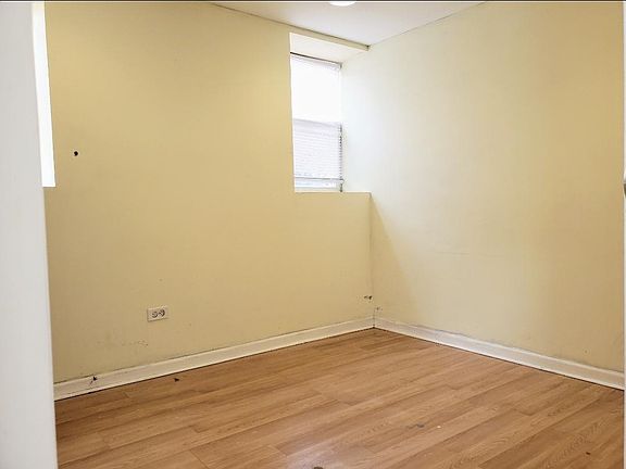 5th image of 4258 W Montrose Ave