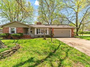 2108 E Ridgewood Dr, Springfield, MO 65804