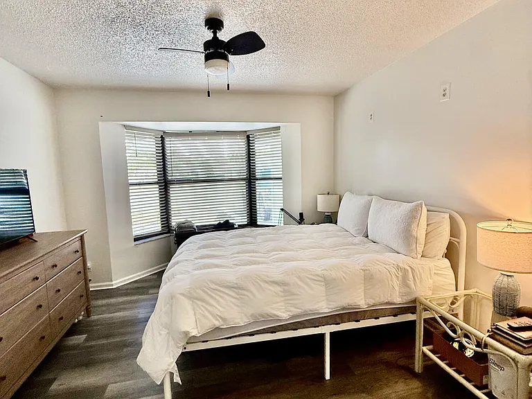 325 Knotty Wood Ln — Photo 30