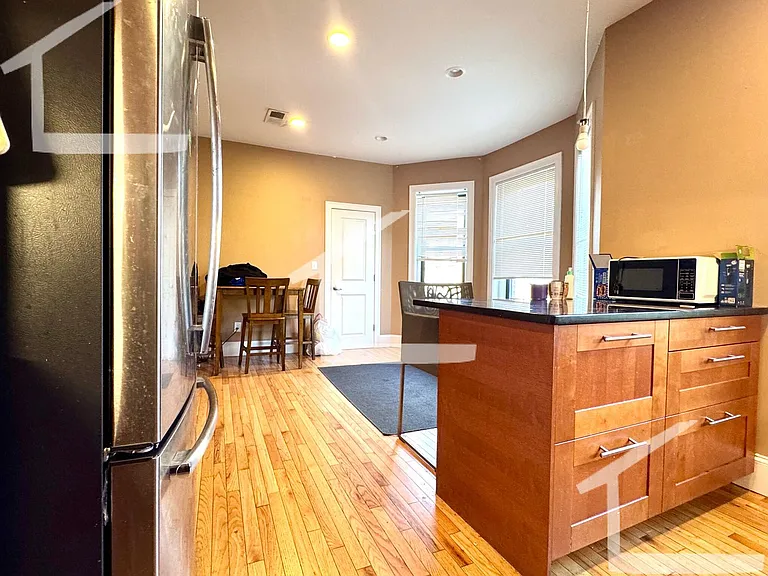 8 Lothian Rd #4 — Photo 8