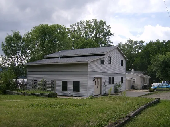 1627 Lakeshore Dr, La Crosse, WI 54603